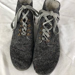 TOMs winter boots-8.5 M Mens